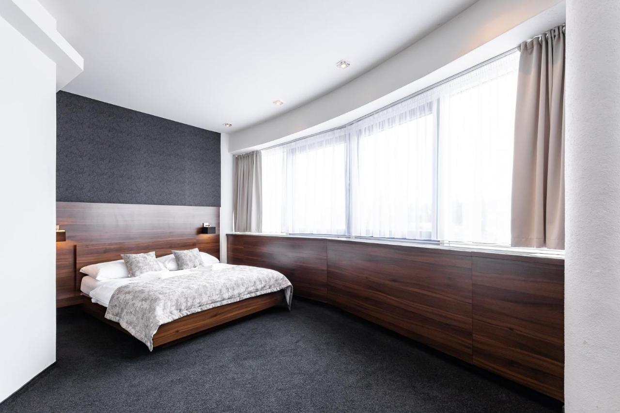 Tempus Club Garni Hotel Bratislava Buitenkant foto