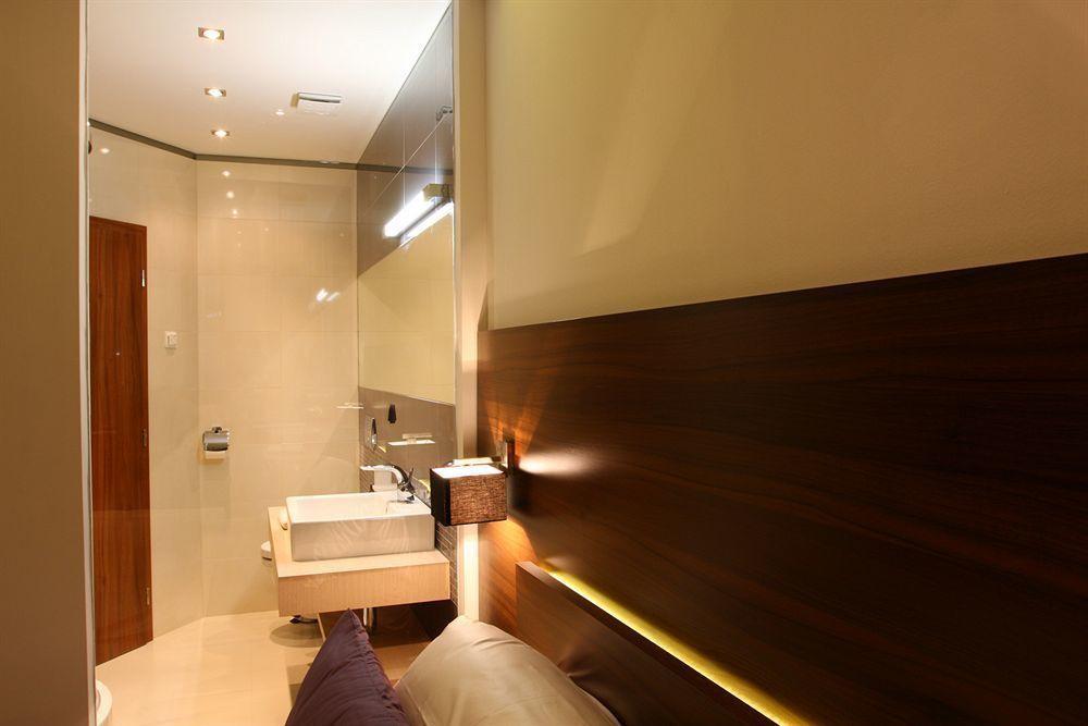 Tempus Club Garni Hotel Bratislava Buitenkant foto